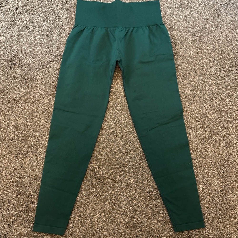 NVGTN Seamless Compressive Curve Contour Sculpt Leggings